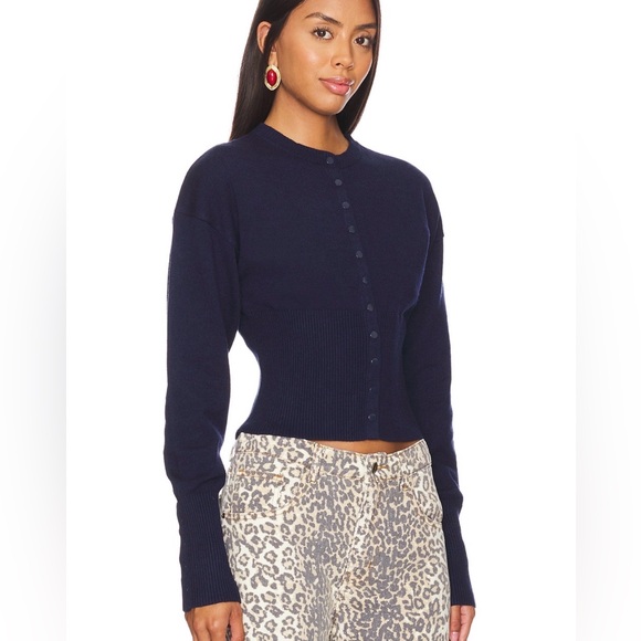 Lioness Sweater - Picture 2 of 3